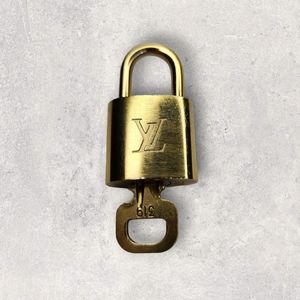 LV Louis Vuitton Lock and Key #319
